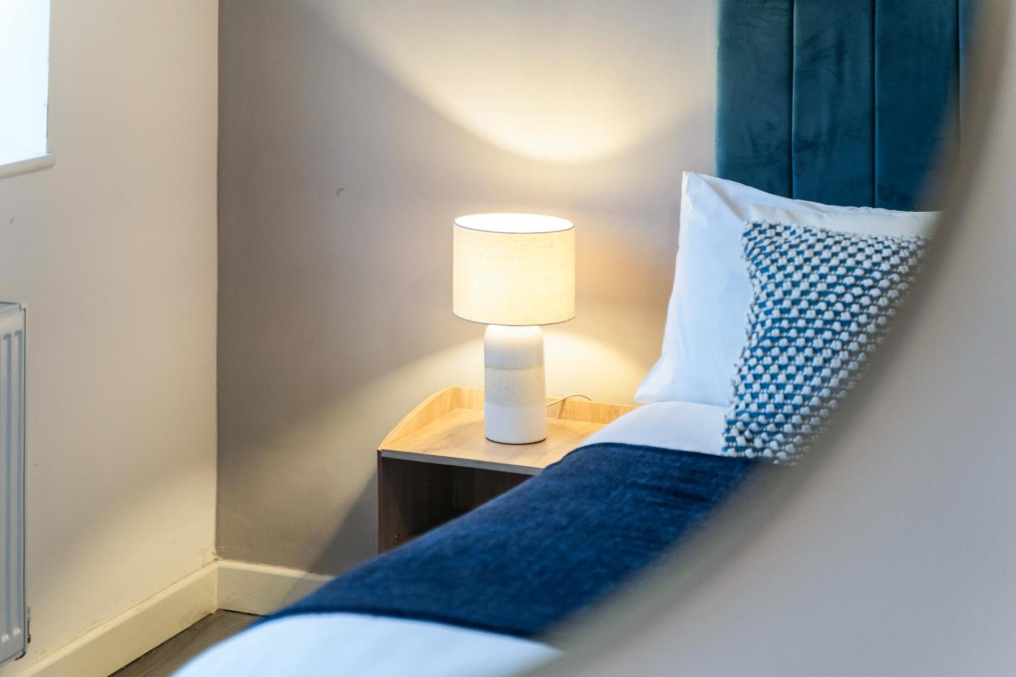 Stylish New Apartment - Free Wifi & Netflix - Top Rated - 3Mh Cradley Heath Екстериор снимка