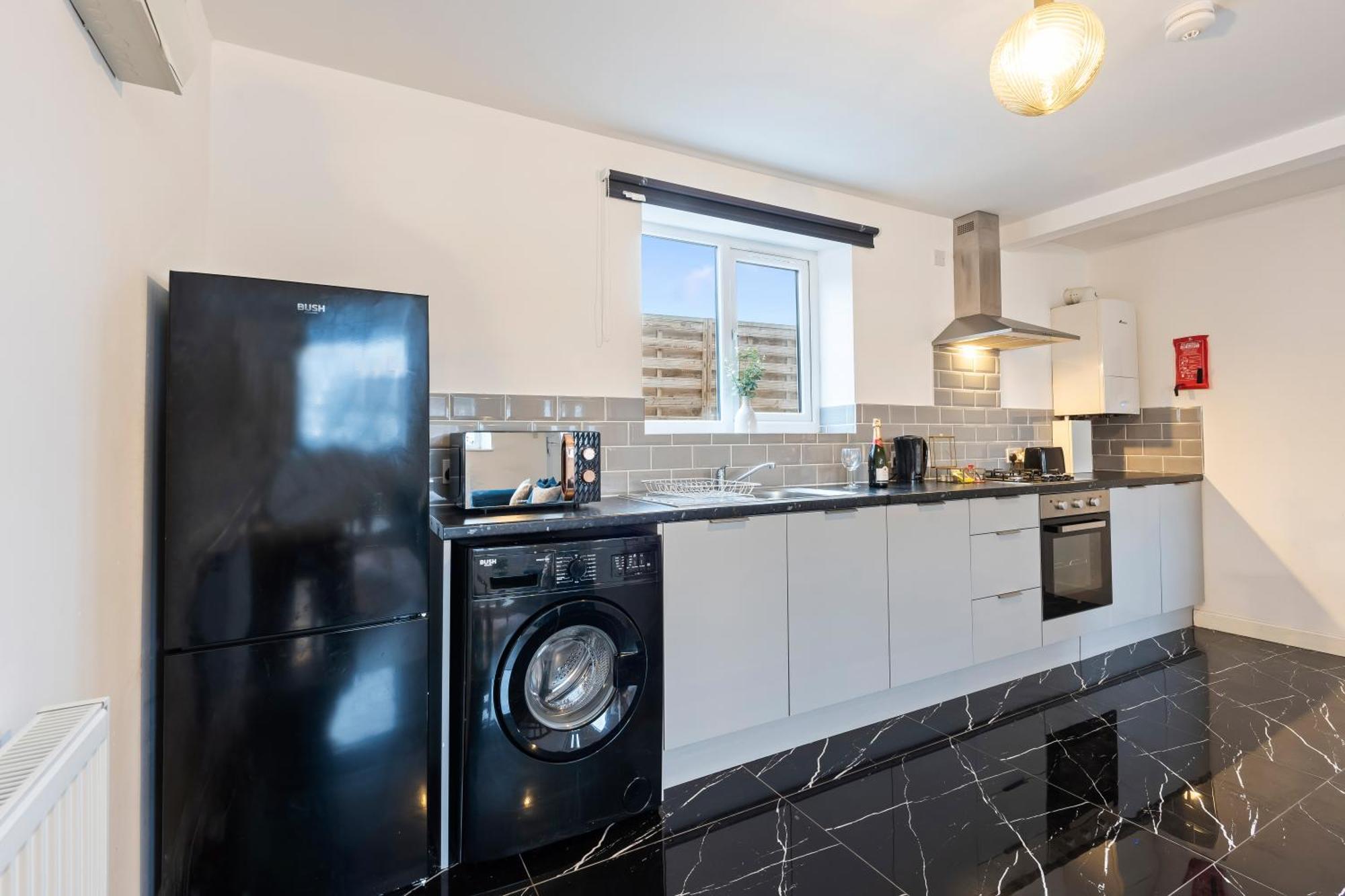 Stylish New Apartment - Free Wifi & Netflix - Top Rated - 3Mh Cradley Heath Екстериор снимка